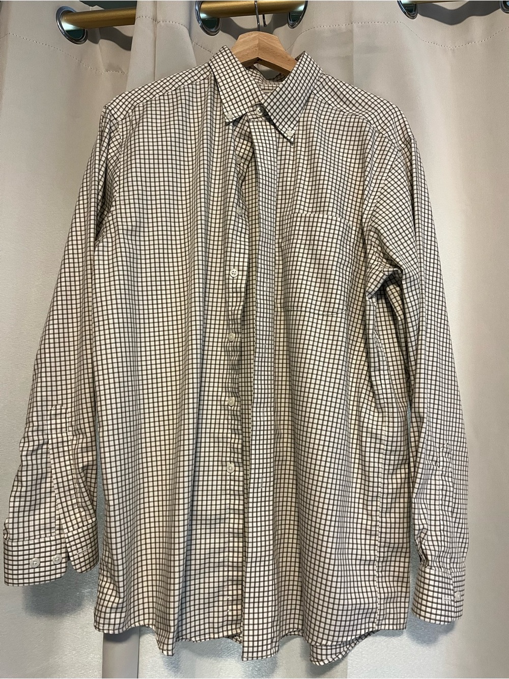 Men's Classic Checked Button-Down Shirt